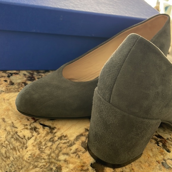 Stuart Weitzman suede’s thick/square heels - Picture 4 of 5